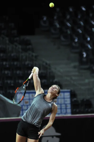 Joueuse de tennis Simona Halep s'entraîne avant un match — Photo