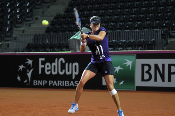 Joueuse de tennis Alexandra Dulgheru s'entraîne avant un match — Photo