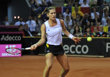 Alman tenisçi Andrea Petkoviç iş başında