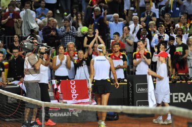 Kadınlar tenis maçı