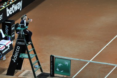 Tenisi hakem, hakem koltuğu