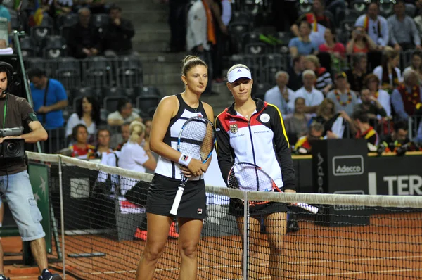 Começando um jogo de tênis Fed Cup — Fotografia de Stock