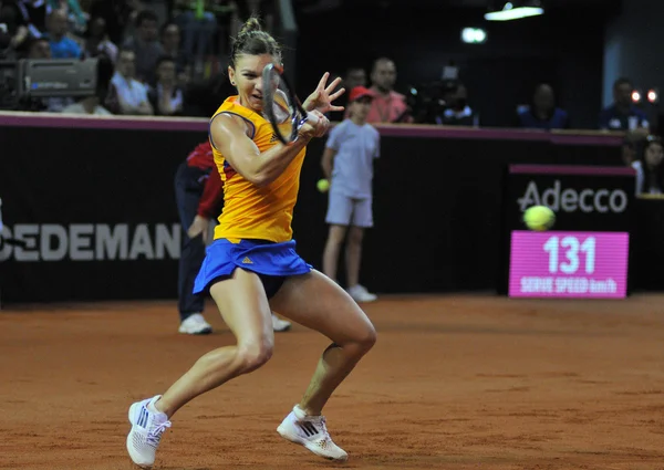 Mulher tenista Simona Halep durante um jogo — Fotografia de Stock