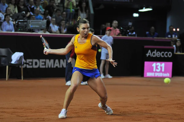 Kvinnlig tennisspelare Simona Halep under en match — Stockfoto