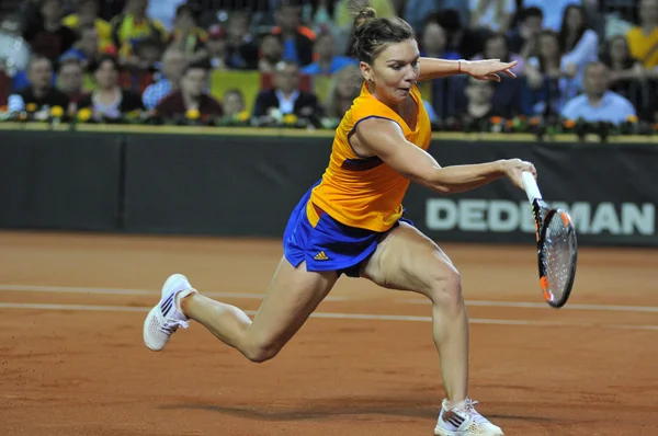 Kvinnlig tennisspelare Simona Halep under en match — Stockfoto