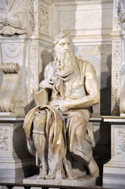 Moses Michelangelo V San Pietro Kilisesi tarafından heykeli