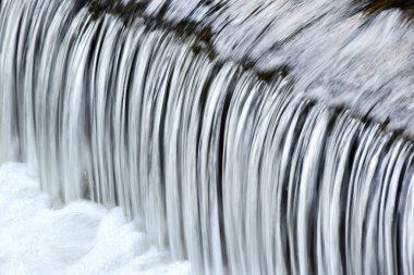 Uzun pozlama tekniği ile fotoğraflandı küçük art arda sıralı