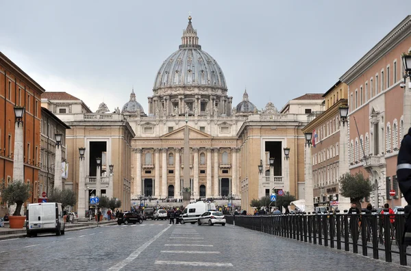 Basílica de São Pedro. Cidade do Vaticano — Fotografia de Stock