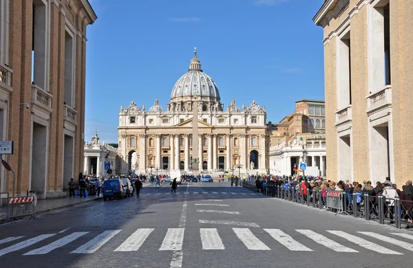 Sint-Pietersbasiliek. Vaticaanstad — Stockfoto