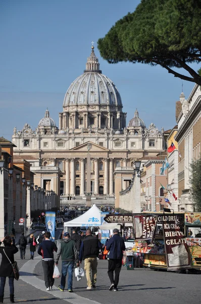 Saint Peter basilica. Vatikanstaten — Stockfoto