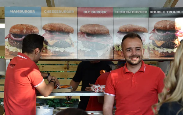 Vendedor de comida rápida —  Fotos de Stock