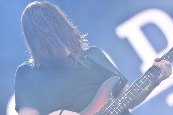 Guitarrista en concierto de rock — Foto de Stock