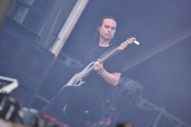 Kalabalık bir canlı konser 