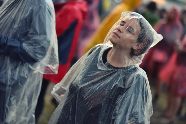 Rainy days at a music festival — Stock Photo, Image