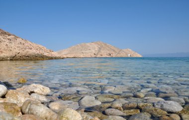 Dalmaçya Adriyatik kayalık sahil