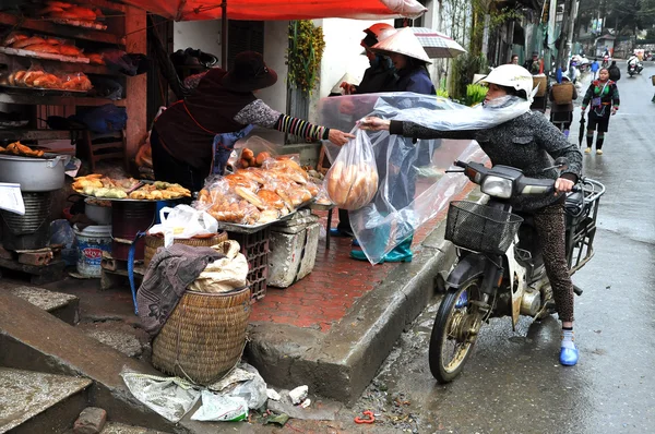 Mercado rural asiático en Sapa, Vietnam — Foto de Stock