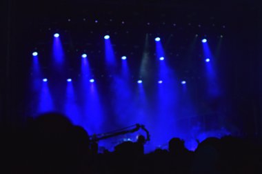Konserde sahne ışıkları