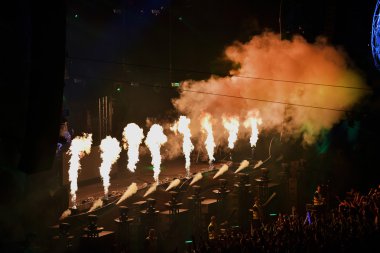 DJ Fedde Le Grand sahnede canlı performans