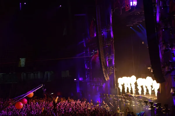 DJ Fedde Le Grand sahnede canlı performans