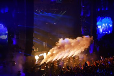CO2 duman topları bir canlı konser