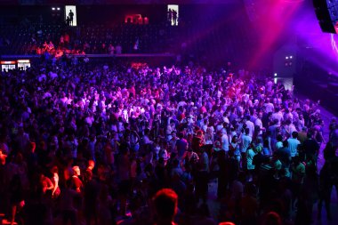 Disko parti kalabalık