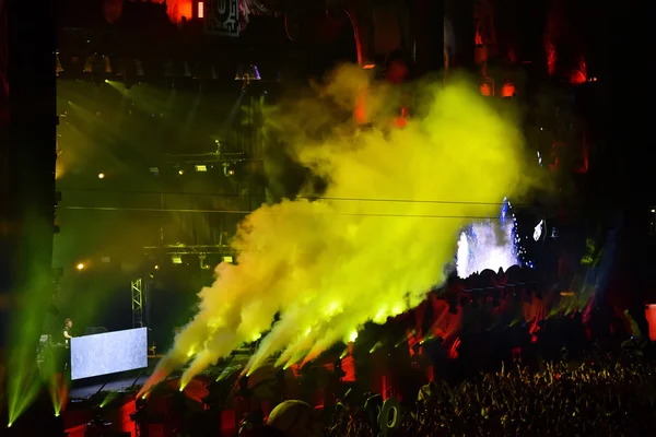 DJ Fedde Le Grand uppträder live på scenen — Stockfoto
