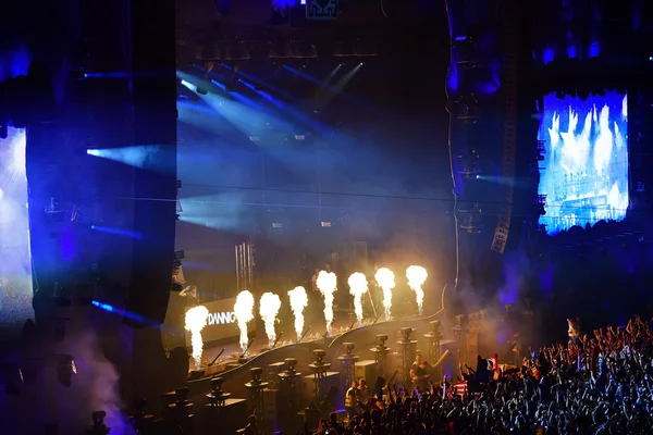 Proyección de llama de fuego en concierto en vivo —  Fotos de Stock