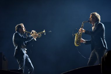 Parov Stelar band canlı konser Sahne Alanı'nda gerçekleştirir.