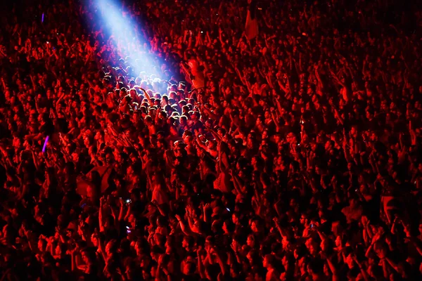 Crowd having fun in a stadium — Stock Photo, Image