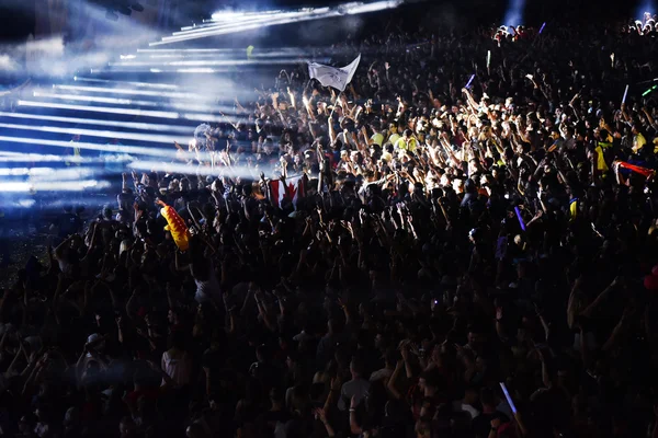 Partyvolk bei Live-Konzert — Stockfoto