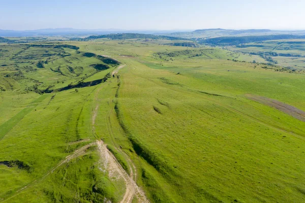 Letecký Pohled Krajinu Pulzující Zelené Kopce Transylvánie Rumunsko Hledisko Bezpilotního — Stock fotografie