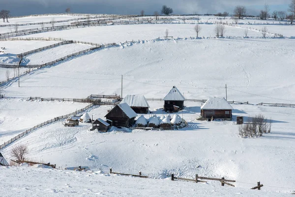 Paysage Hivernal Village Montagne Avec Maisons Enneigées — Photo