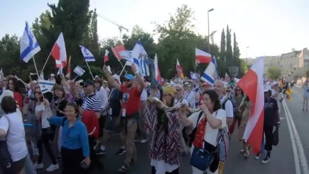 Jerusalem Israel Μαΐου 2018 Άνθρωποι Γιορτάζουν Την Πορεία Των Εθνών — Αρχείο Βίντεο