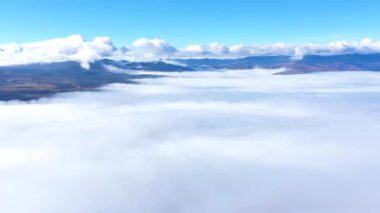 İnsansız hava aracıyla bulutların üzerindeki hava hızı