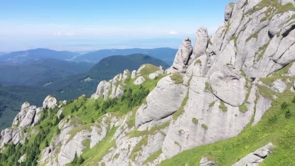 Volando Sobre Cordillera Alta Montaña Vista Aérea Drones Rocas Sedimentarias — Vídeos de Stock