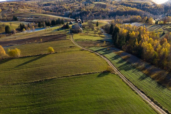 Flygfoto Över Höst Berg Landsbygd Gård Med Drönare — Stockfoto