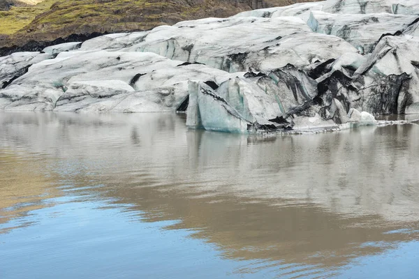 アイスランドの気候変動と地球温暖化により溶岩質氷河が融解 — ストック写真