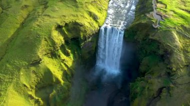 İzlanda 'daki skogafoss şelalesinin hava manzarası