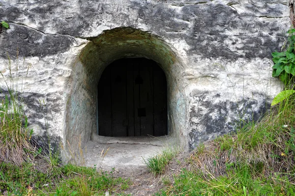 Caves tradicionais esculpidas em rocha — Fotografia de Stock