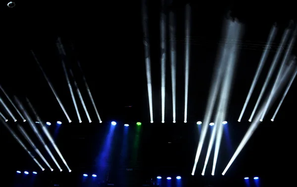 Stage lights during a live concert — Stock Photo, Image