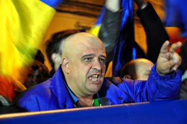 Bir sokak protesto sırasında insan kalabalığı