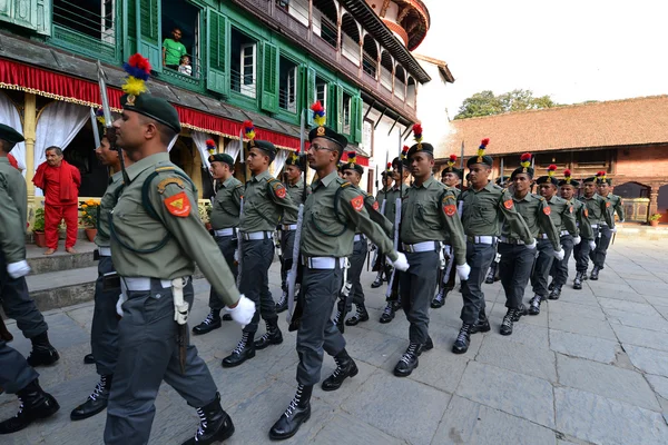 Nepalese soldiers marching in Kathmandu — Stock Photo, Image