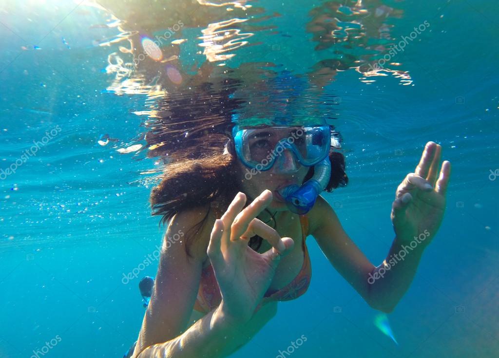 Hot Girl Underwater