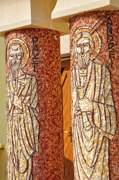 Saint Paul and Saint Andrew mosaic on a Greek Catholic church co — Stock Photo, Image