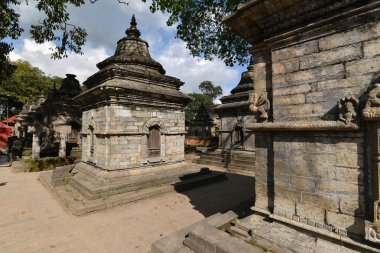 Pashupatinath antik Hindu tapınağı depremden önce bu