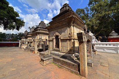 Pashupatinath antik Hindu tapınağı depremden önce bu