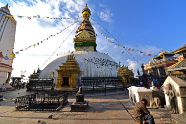 Swayambhunath Budist stupa, Katmandu sonra sağlam kaldı