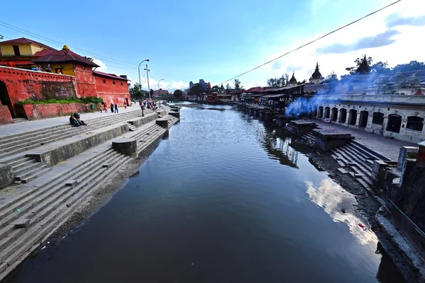 Cremation ghats in Pashupatinath before the earthquake. Kathmand — Stock Photo, Image