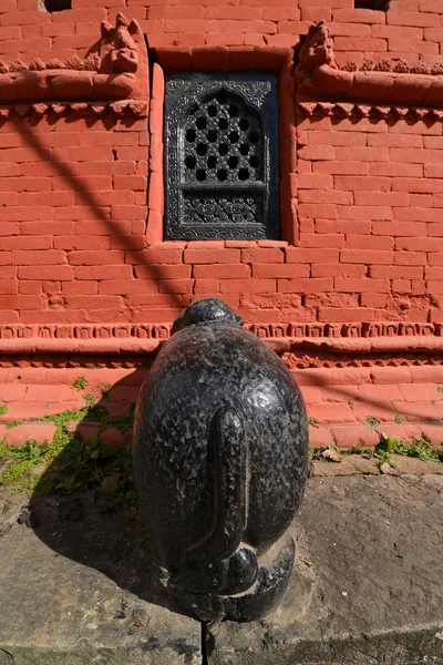 Ancient Hindu temple in Pashupatinath before the earthquake that — Stock Photo, Image