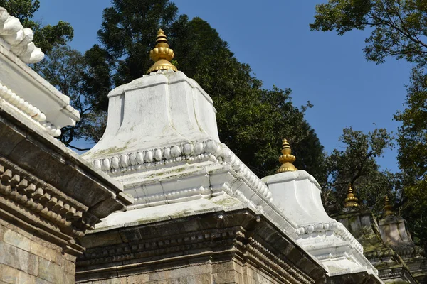 Oude hindoe tempel in Pashupatinath vóór de aardbeving die — Stockfoto